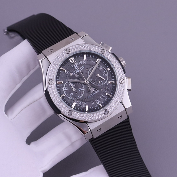 ウブロコピー時計背面デザイン